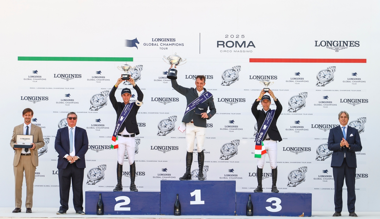 Prizegiving_Smolders Harrie_Thomas Gilles_van der Vleuten Maikel_LGCT of Rome_12-10-25_02SG2489-2