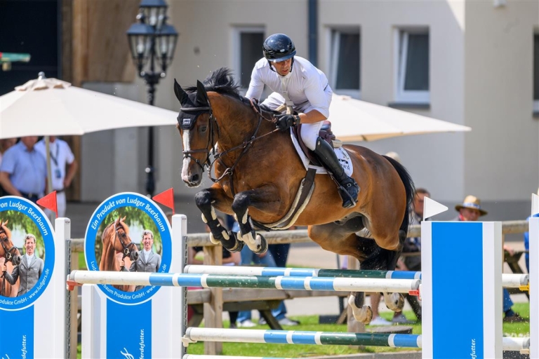 Markus Renzel Claims Second Win of the Weekend in CSI3* Against the Clock 1.40m Class