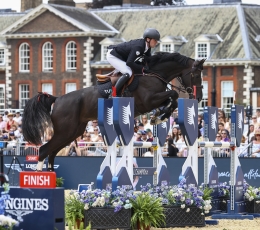 SEAN MONOGHAN SECURES CSI2* HYDE PARK STABLES TROPHY IN LONDON DEBUT