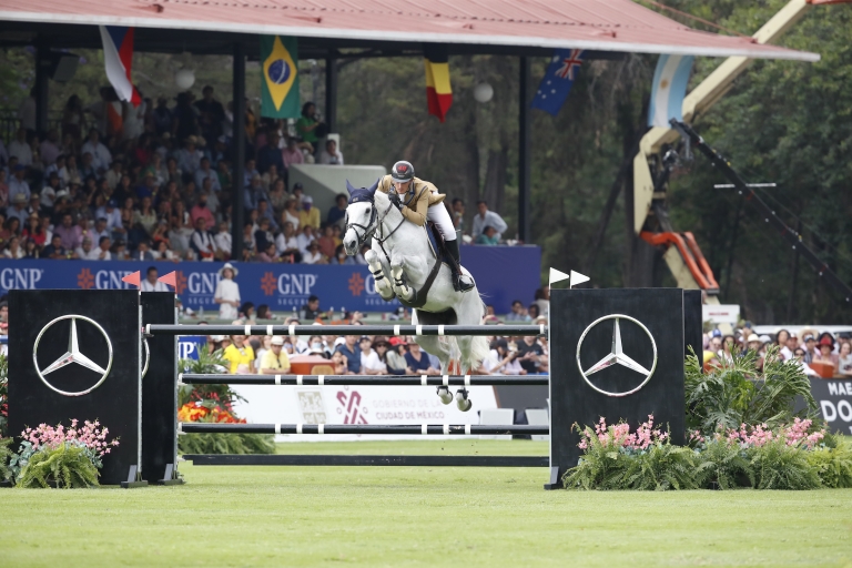 H&M Legend of Love in the Spotlight!