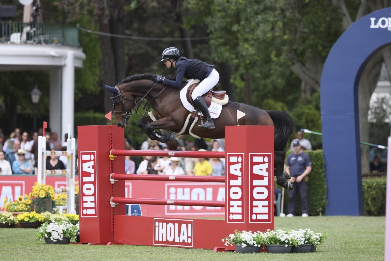 Sophie Hinners Easily Claims Victory in CSI5* 1.45m Trofeo ¡Hola!