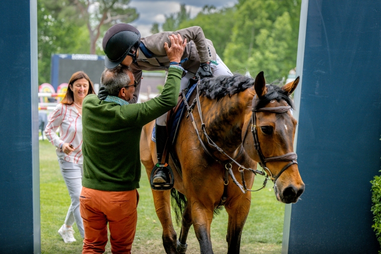 It's a Win for Marta Hughes-Bravo & HHS Figero in the CSI1* 1.40m TROFEO PORSCHE at LGCT Madrid!