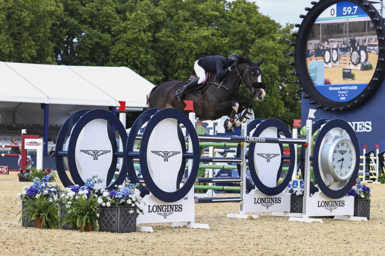 GB’S GEORGE WHITAKER CLAIMS THE CSI2* 1.45M ACTIPH WATER TROPHY.