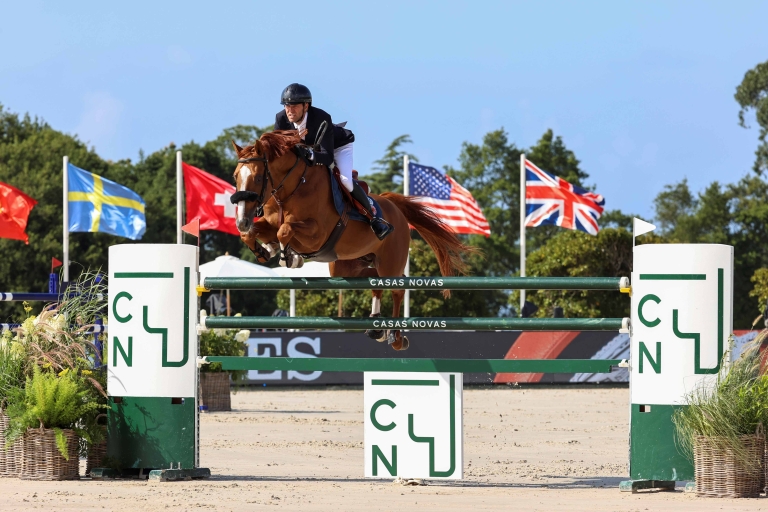 Smolders and Delestre in pole to challenge van der Vleuten.