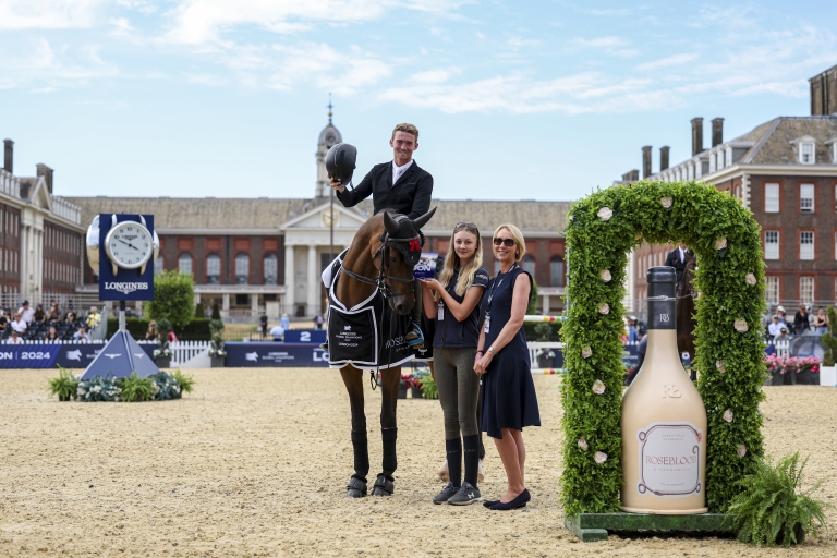 IN PICTURES: CSI5* 2 Phase 1.45m presented by Roseblood Wine