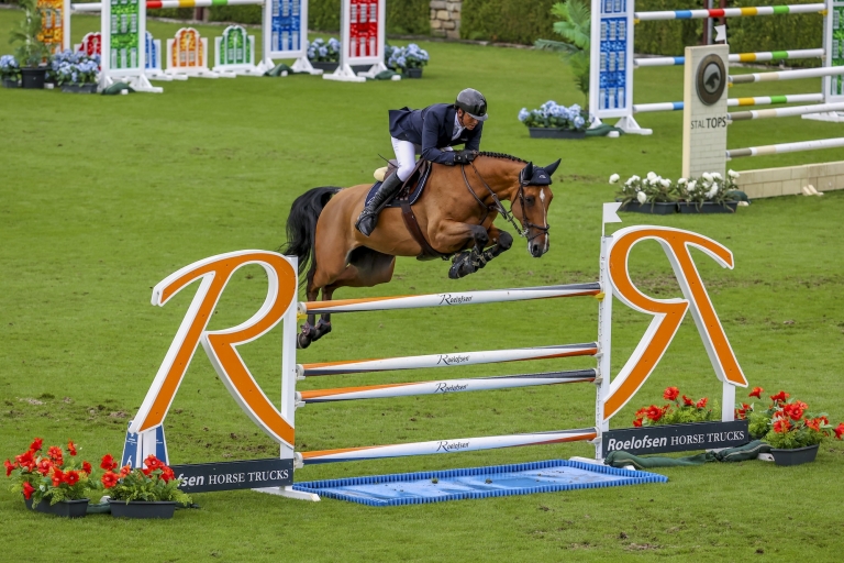 Francesco Turturiello Takes the Win in the CSI5* 2 Phase 1.45m Class